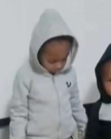 Horreur alors que les enfants se blottissaient les uns contre les autres et brûlaient vifs après que leur mère ait incendié la maison