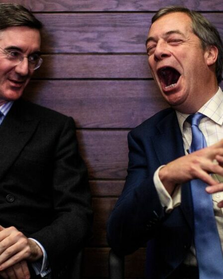 "Je donnerais à Nigel Farage un duché pour ses efforts en faveur du Brexit", déclare Jacob Rees-Mogg