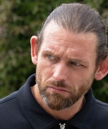 La star d'Emmerdale annonce une mort dévastatrice alors qu'il fulmine contre un "f*** cancer"