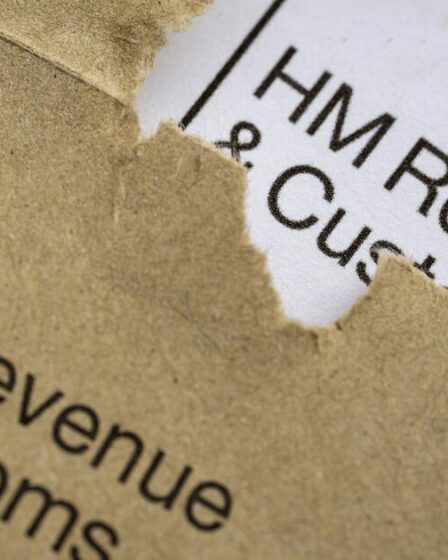 Le HMRC envoie aujourd'hui 4 millions de lettres fiscales avec un avertissement de 473 £ – « vous devez répondre »
