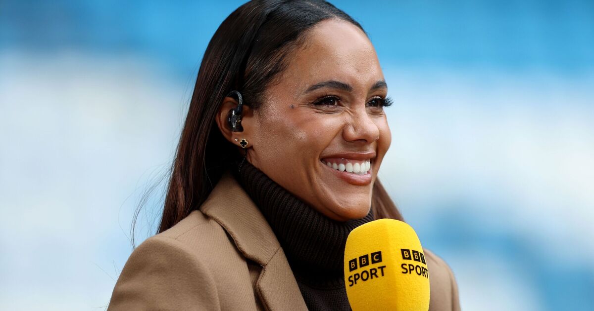 Le salaire énorme, la valeur nette et le manoir de 1,5 million de livres sterling d'Alex Scott, hôte de la Coupe du monde de la BBC