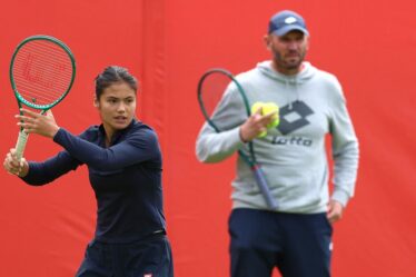 L'entraîneur d'Emma Raducanu interrogé sur une décision « ahurissante » avant Wimbledon