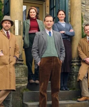 Les détails des stars de All Creatures Great et Small s'interrompent du tournage pour une journée "spéciale"