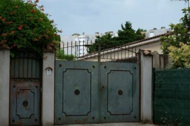 Maman a « oublié » ses enfants de 2 et 4 ans, retrouvés morts dans une voiture alors qu'ils faisaient leurs courses pendant une canicule de 40°C