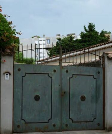 Maman a « oublié » ses enfants de 2 et 4 ans, retrouvés morts dans une voiture alors qu'ils faisaient leurs courses pendant une canicule de 40°C