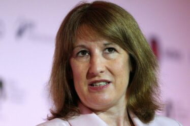 Rachel Reeves retire une modification de l'impôt sur les successions pour frapper les familles britanniques avec une facture « lourde »