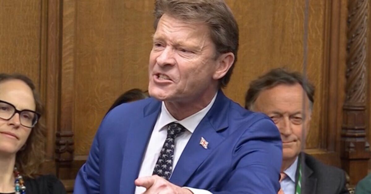Richard Tice exige furieusement la démission de Keir Starmer des logements familiaux