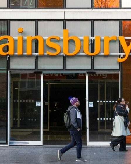 Sainsbury's confirme la règle des sacs de 40 pence dans 1 500 magasins britanniques