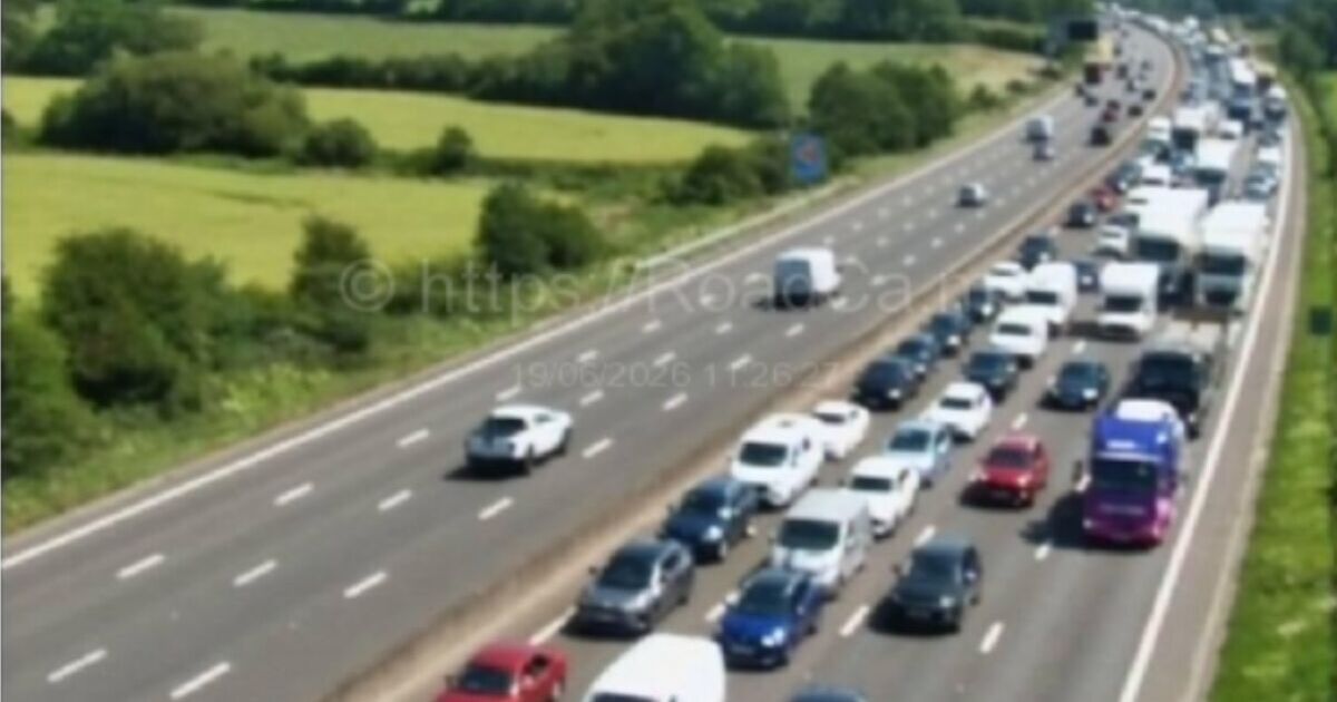Trafic M25 EN DIRECT : chaos de fermeture sur l'autoroute du Kent après un accident - retards de 90 minutes