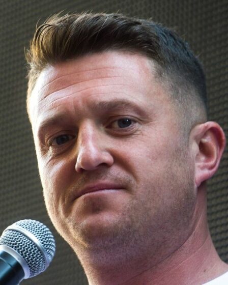 Un énorme présentateur de télévision « sur le point de perdre son emploi » après une interview explosive avec Tommy Robinson