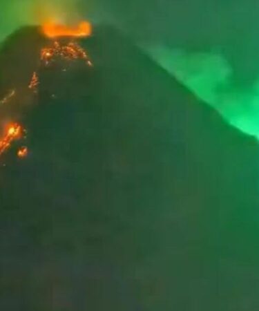Un scientifique rend son verdict après la découverte d'un "OVNI" sortant d'un volcan