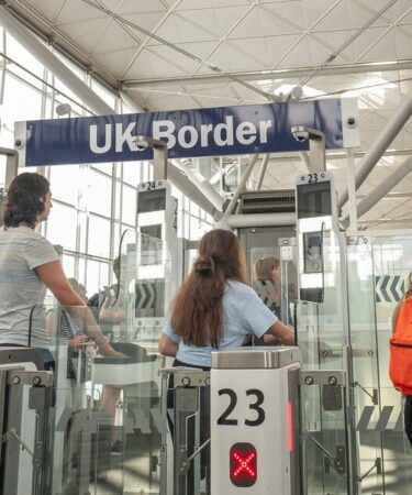 Le ministère de l'Intérieur confirme la nouvelle règle de passeport de juillet dans 13 aéroports britanniques – liste complète