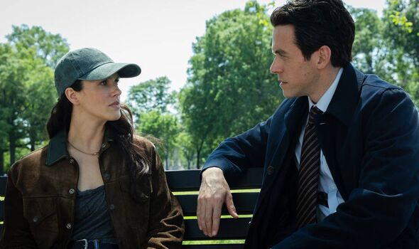 Jessica Brown Findlay et Ashley Zukerman