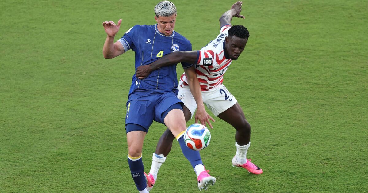 Folarin Balogun échappe à l'interdiction de la Coupe du monde malgré le carton rouge des États-Unis alors que la FIFA intervient