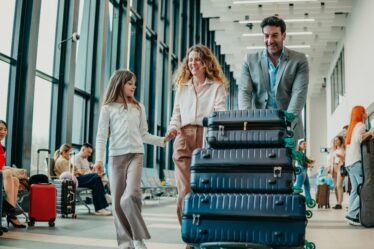 De nouvelles règles de voyage ont été lancées dans 13 aéroports britanniques avant les vacances d'été