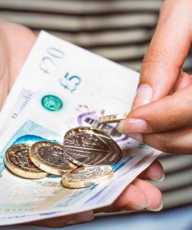 Les ménages britanniques gagnent 1 000 £ après les changements dans les règles scolaires