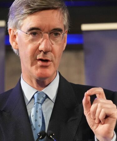Jacob Rees-Mogg vient de donner un énorme coup de pouce aux conservateurs – et c'est un coup dur pour Nigel Farage