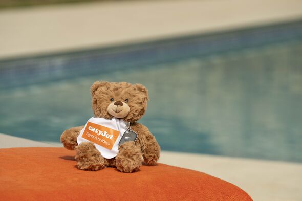 Les trackers en peluche seront disponibles à Londres Gatwick, Manchester, Édimbourg et Belfast