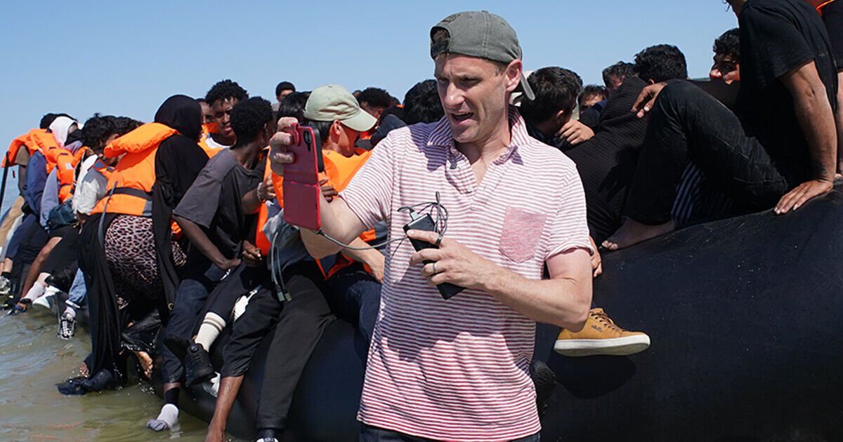 « Les Français ne font rien du tout ! Tory fulmine alors qu'il suit les migrants traversant la Manche