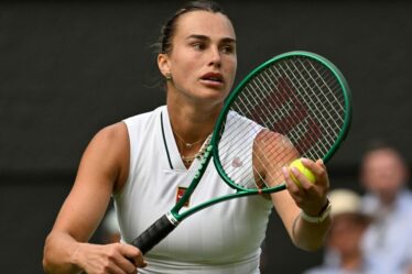 À l'intérieur d'un sac cadeau Wimbledon 2026 destiné aux joueurs contenant des articles exclusifs et des objets de collection de marque