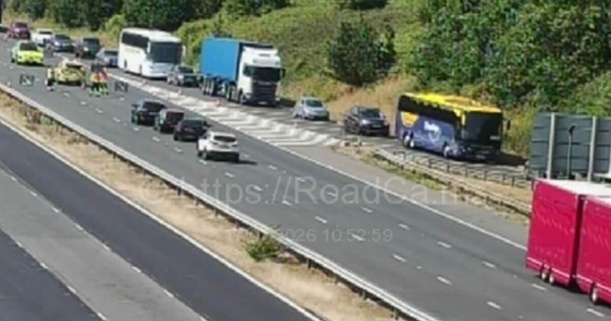 Circulation M5 EN DIRECT : la police se précipite sur une autoroute principale alors qu'un incident déclenche sa fermeture – retard de 120 minutes