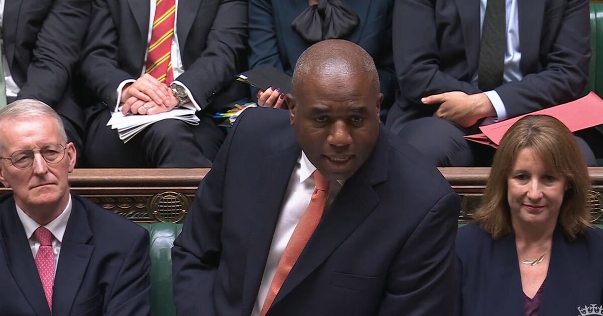 David Lammy a posé des questions dévastatrices dans les logements familiaux : « Excusez-vous ! »