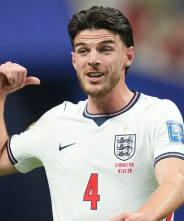 Declan Rice suscite de nouvelles craintes de blessures alors que la star anglaise part dans une « douleur terrible »