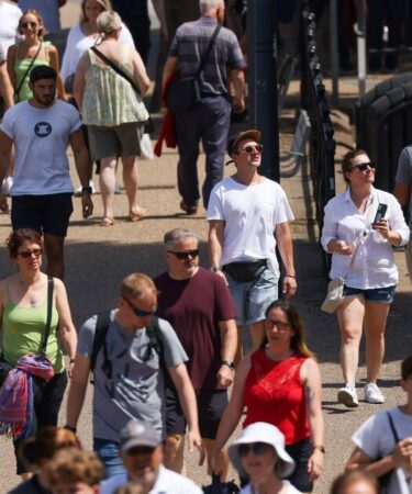 Des milliers de personnes signent une pétition « trop chaud pour travailler » alors que la chaleur de 36°C frappe le Royaume-Uni et « aucun plafond légal »