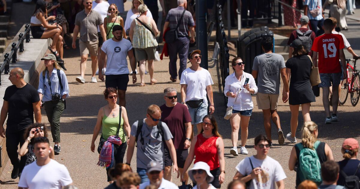 Des milliers de personnes signent une pétition « trop chaud pour travailler » alors que la chaleur de 36°C frappe le Royaume-Uni et « aucun plafond légal »