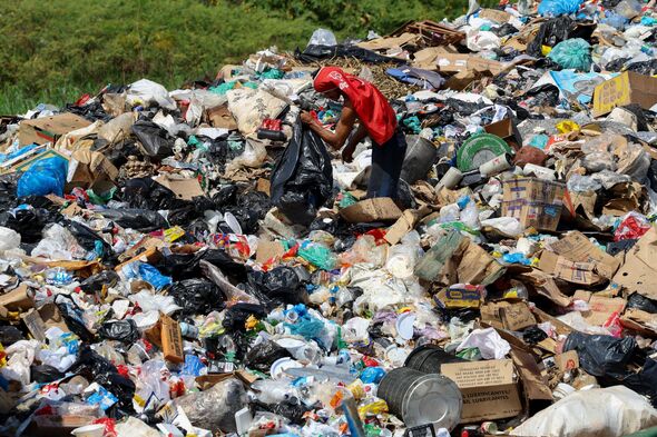 Les déchets plastiques et la pollution constituent une crise mondiale