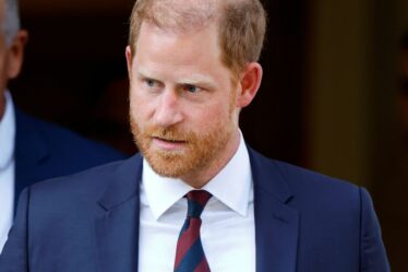 Famille royale EN DIRECT : dans les coulisses de la réunion du prince Harry et du roi – "Les assistants ne leur font pas confiance seuls"