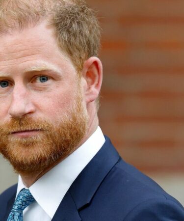 Famille royale EN DIRECT : les membres de la famille royale senior « ont l'intention de faire 1 chose » alors que Harry « fatiguant » arrive au Royaume-Uni