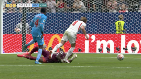Harry Kane tombe sous un défi Harry Kane tombe sous un défi