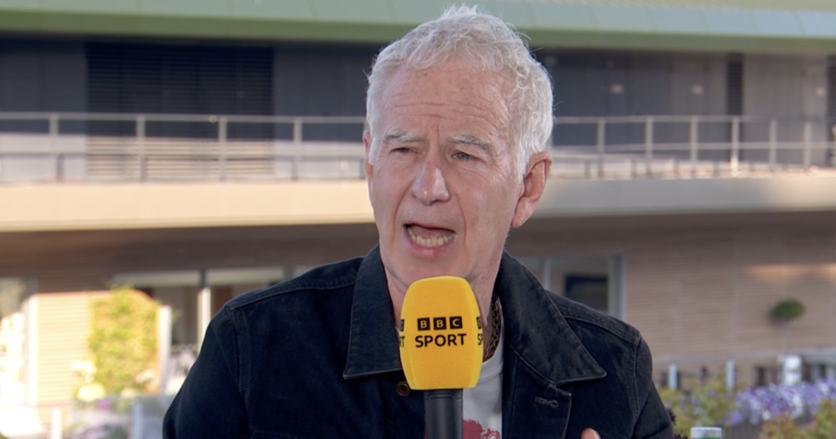 John McEnroe dans une dispute fougueuse de la BBC avec un fan de Wimbledon à propos d'Arthur Fery