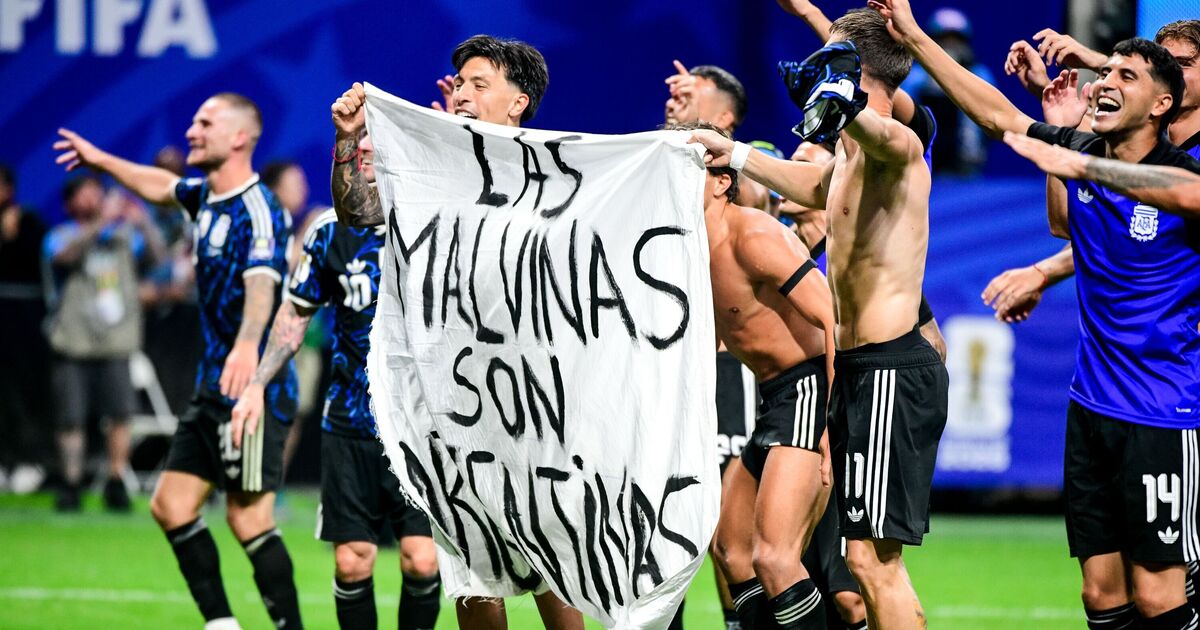La FIFA fait une déclaration sur la bannière de l'Argentine contre l'Angleterre suite à la demande des îles Falkland