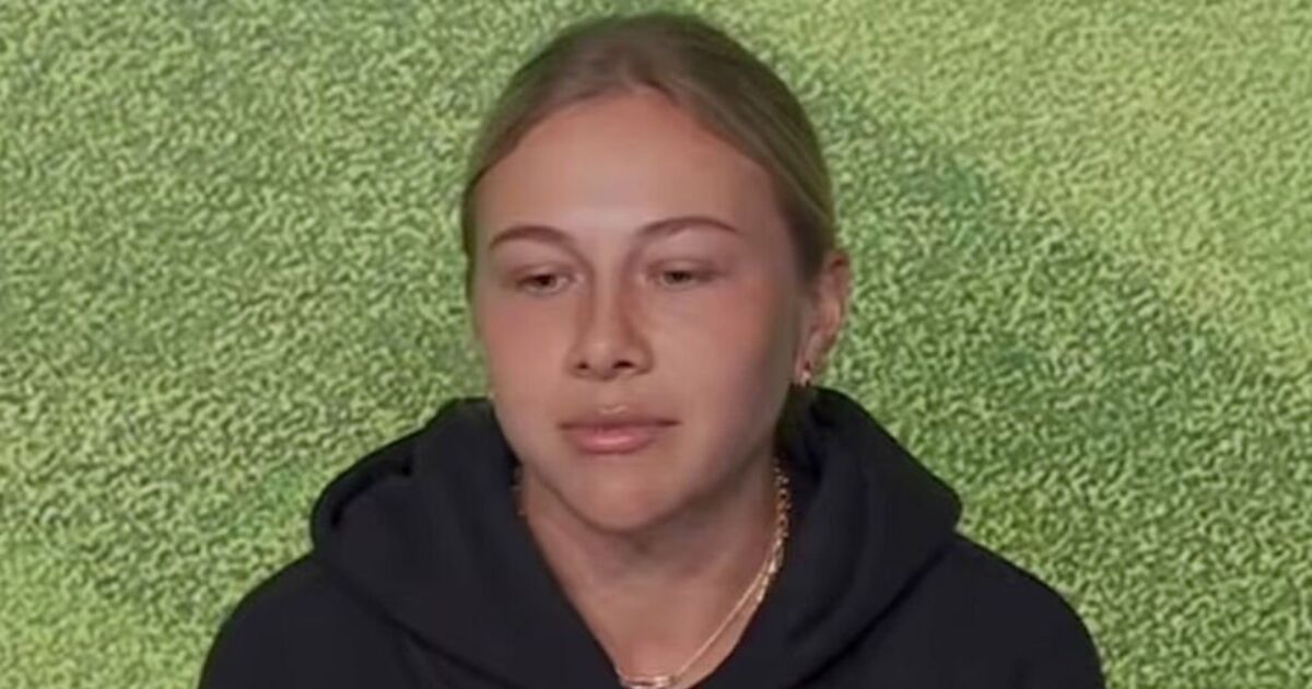 La star de Wimbledon snobe la finale alors qu'elle change d'allégeance après les larmes de la conférence de presse