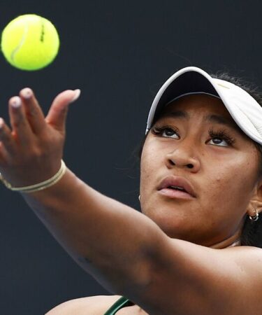 La star du tennis remporte son premier titre après avoir pris sa retraite subitement à 25 ans et changé de nationalité