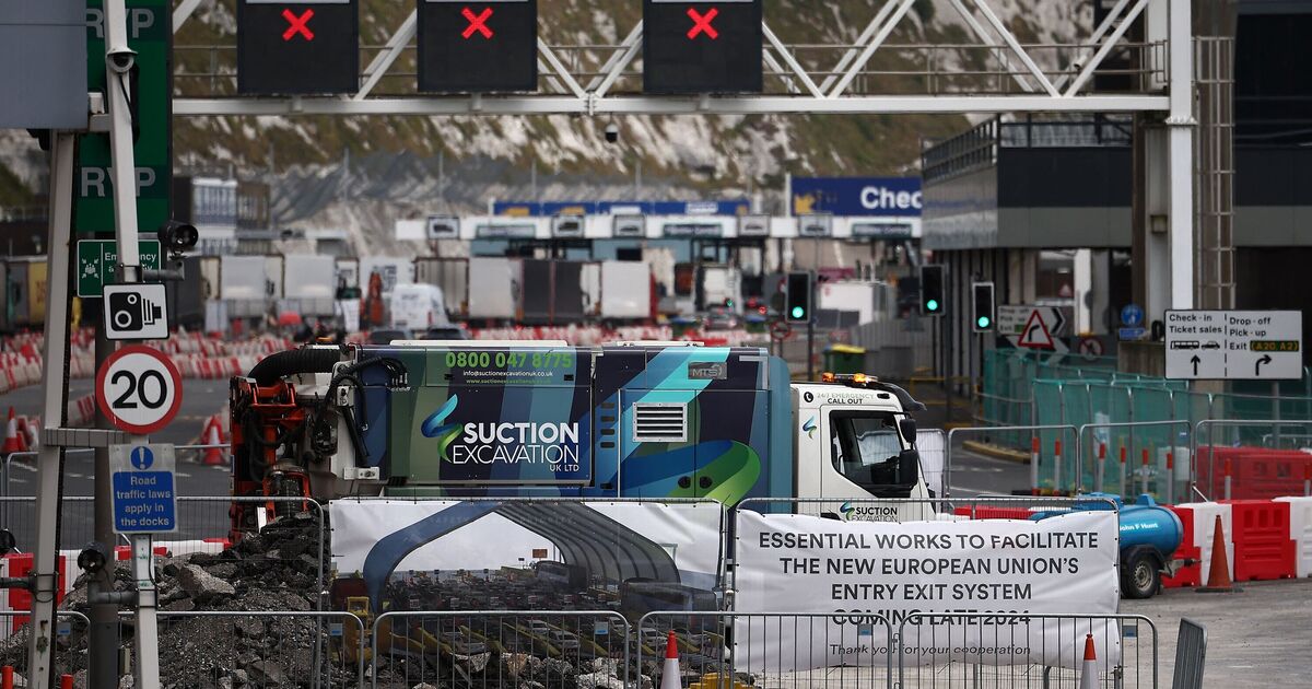 Les Britanniques pourraient « mourir à la frontière » pendant 12 heures d'attente en raison des nouvelles règles européennes sur les passeports