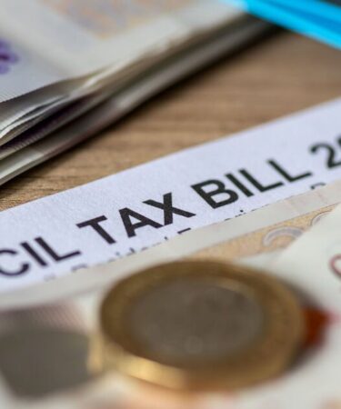 Les Britanniques reçoivent un avertissement concernant la taxe d'habitation "bombe à retardement"