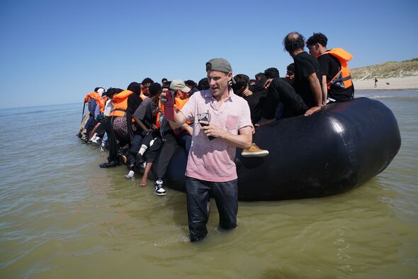 Incidents de migrants traversant la Manche