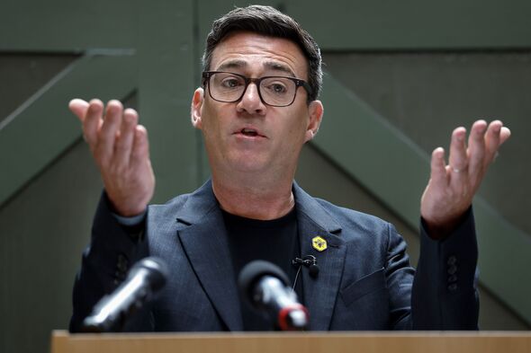 Andy Burnham prononce un discours sur l'économie