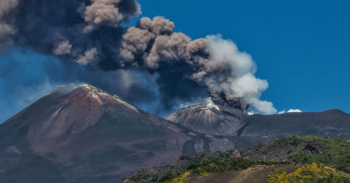 Mont Etna EN DIRECT : une éruption déclenche une alerte rouge sur le volcan en Sicile – avertissement urgent aux Britanniques