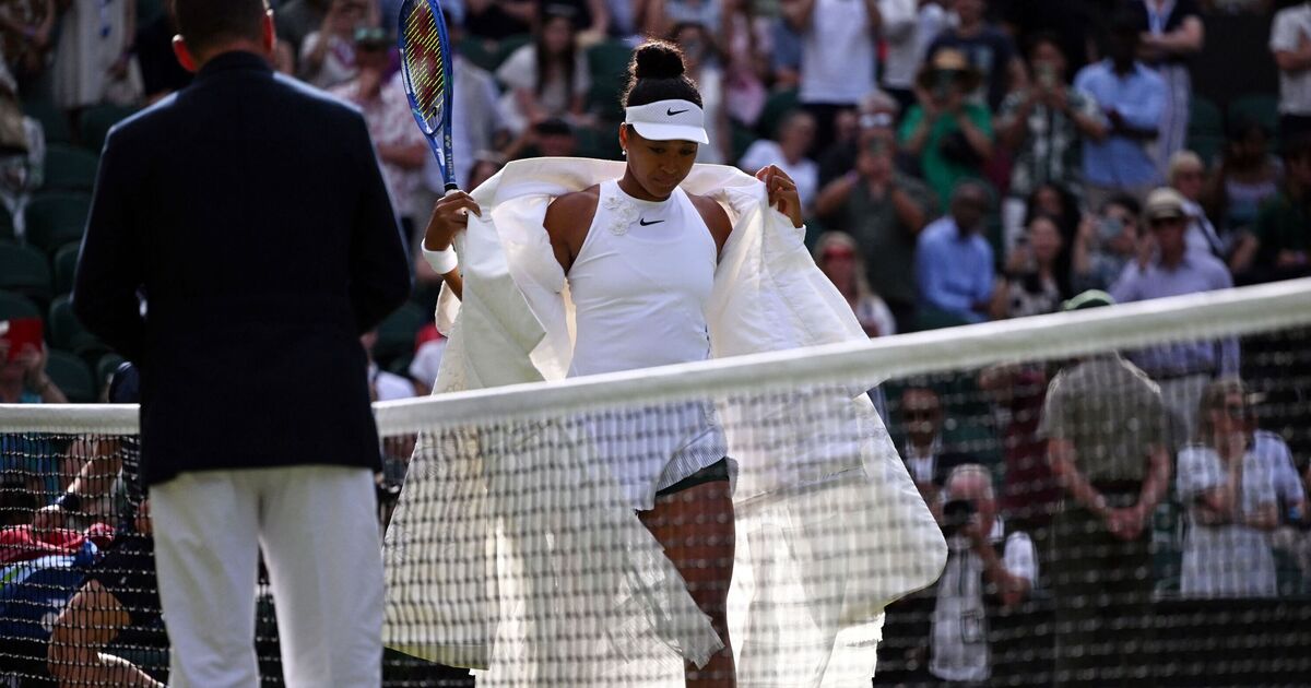 Naomi Osaka fait sensation sur le court central de Wimbledon avec un choix de tenue audacieux