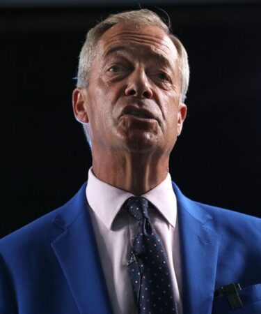 Politique EN DIRECT : Nigel Farage fera une déclaration imminente sur « l'avenir de la vie publique »