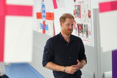 Prince Harry EN DIRECT: Duke essaie « frénétiquement » d'amener Meghan au Royaume-Uni en guise de réunion royale sur les cartes
