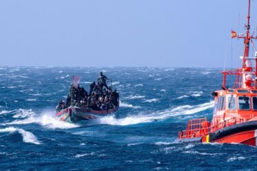 Tragédie : 144 migrants morts ou portés disparus en mer naviguant d'Afrique vers les îles Canaries
