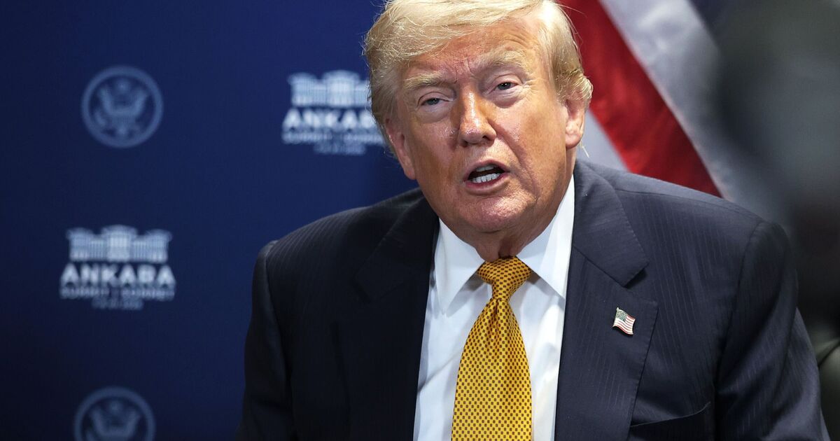 Trump partage son message de 7 mots à Poutine alors que l'Ukraine frappe des cibles russes avec des drones