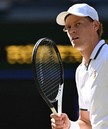 Wimbledon EN DIRECT : Jannik Sinner riposte contre Alexander Zverev alors que le champion fait pleurer l'entraîneur